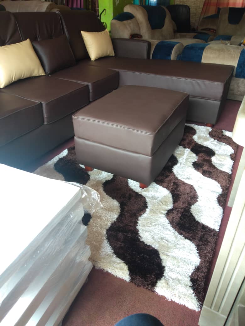 bakermusas3's tweet photo. @TomMakayi You can't imagine what we go through to give you class. But its okay for us to do so. It was our promise when we started serving you. For nice #centreTables #Carpets #Sofasets #Furniture #Curtains call #Baker_0752664494 or WhatsApp #Baker_0700960967. See you. https://t.co/wn2Qr8Gj3v