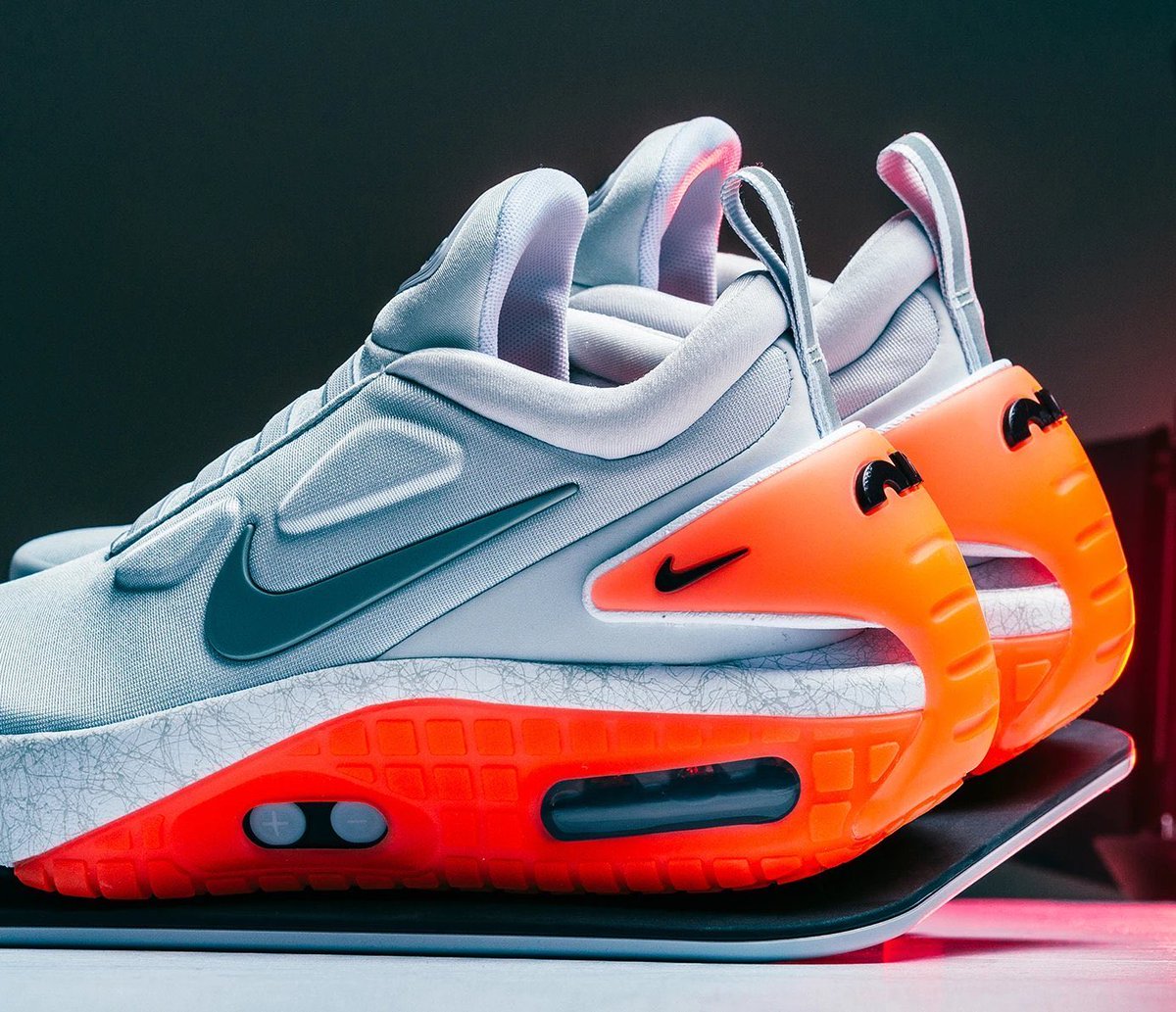 SNKR_TWITR tweet media