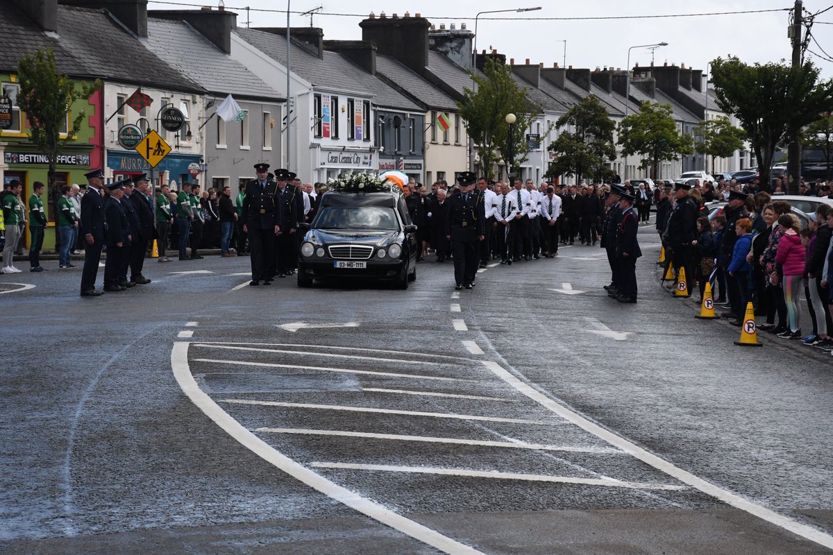 gardainfo's tweet photo. Images today from the funeral service of Detective Garda Colm Horkan #ColmRIP

Ar dheis Dé go raibh a anam https://t.co/2BvTj5w9tL