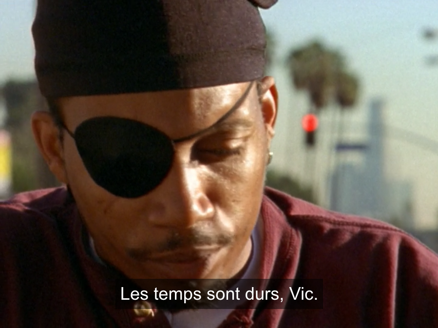 En tt cas, d’emblée, ce qui est génial à observer aujrdhui, c’est le côté série miroir de THE WIRE: diffusée en mm temps à partir de 2002, filmée ds le mm format 4:3, pour donner pendant 5 ans 2 visions parallèles et complémentaires de l’éthique policière.East Side vs West Side.