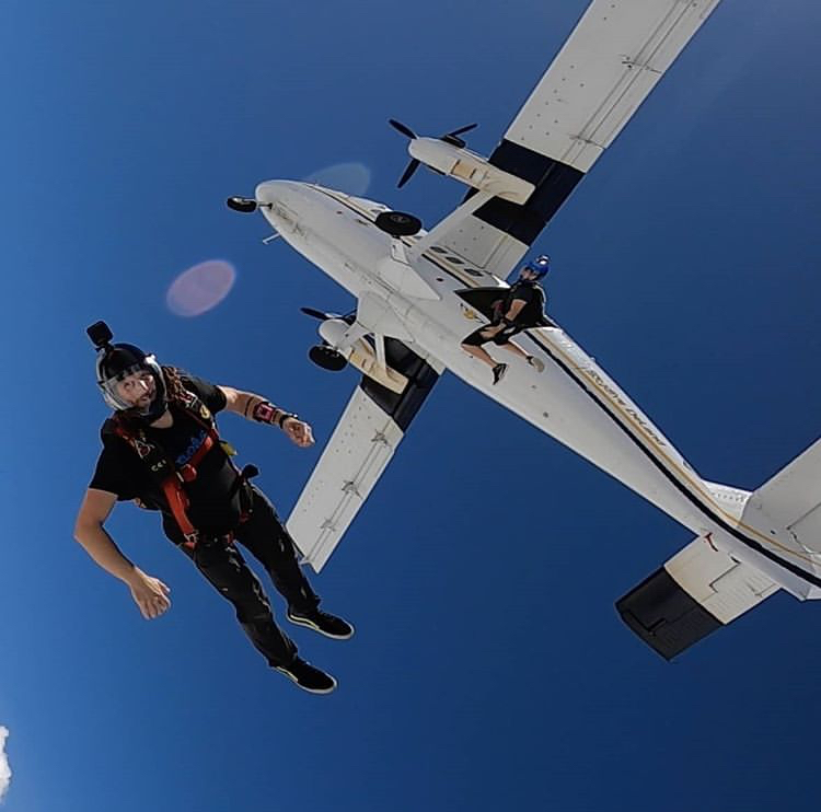 When the camera guy gets to geek the camera! 

Happy Father’s Day Boneheads!

#boneheadcomposites #fullface #madeinusa #aerosports
#helmets #skydiving #humanflight #familyowned #smallbusiness