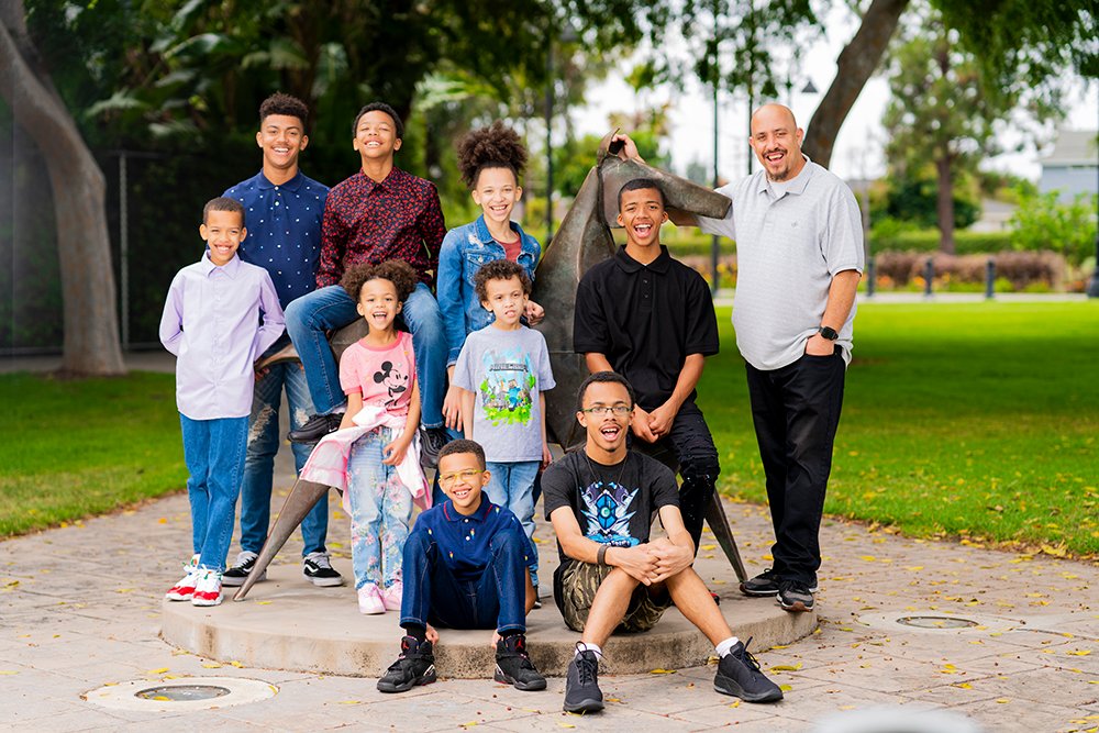 ChildrensInstLA's tweet photo. Happy Father’s Day! Today we’re celebrating the important role of #fathers by spotlighting Greg, a single father of 10 amazing #children and a pillar of his #ProjectFatherhood group. Read more about Greg on our blog: https://t.co/O6vdSG2ISf #FathersDay #losangeles https://t.co/HvgCTziJoO