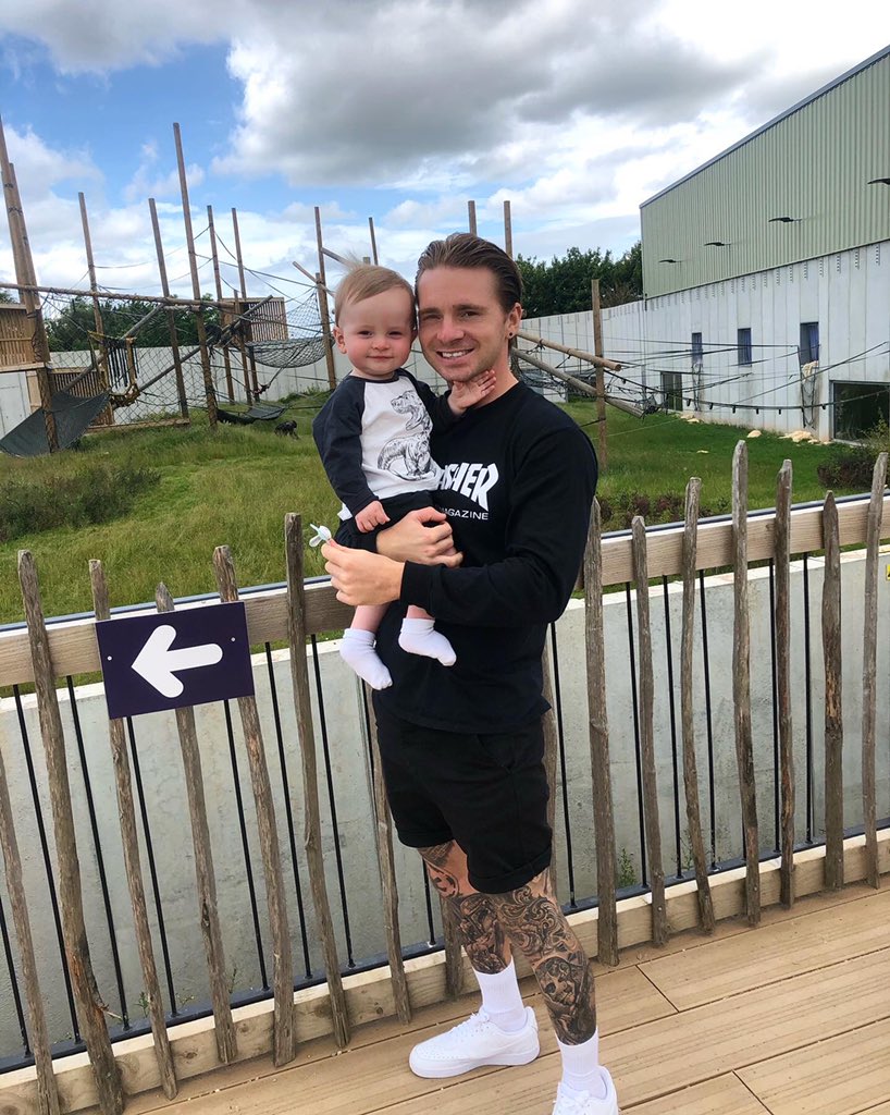 LiamRondog's tweet photo. Proud dad, not just today but everyday. https://t.co/JIbhC0hrAR