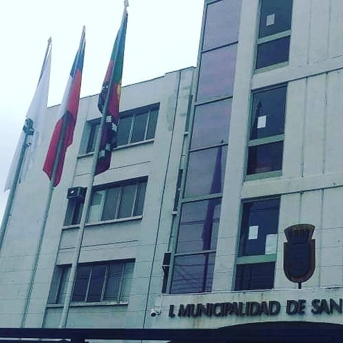 munisanjoaquin's tweet photo. Desde este domingo, y hasta el miércoles 24, el pueblo mapuche festeja su tradicional Año Nuevo, fiesta que marca el inicio de un nuevo ciclo de vida. Izando la #BanderaMapuche en nuestro Edificio Consistorial adherimos a esta importante conmemoración. Bienvenido #WeTripantu https://t.co/HjtigtWJG2