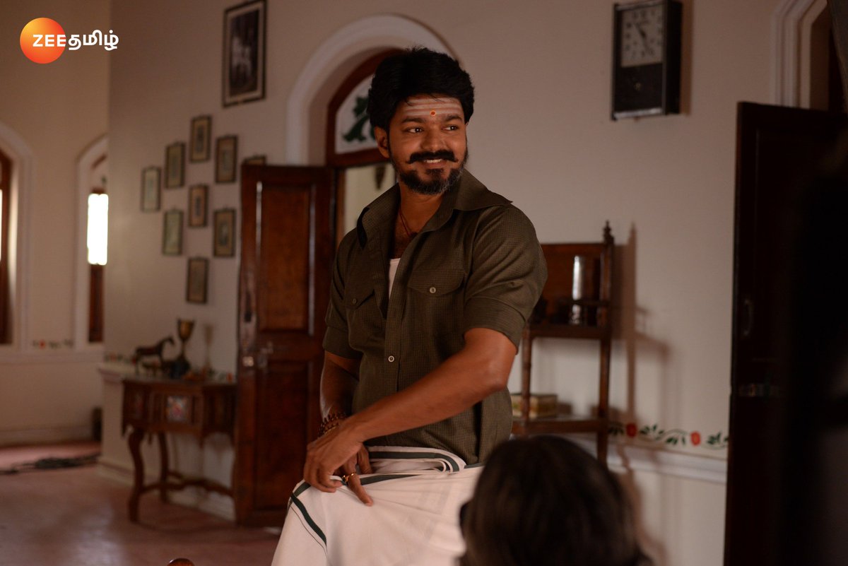 CherthalaVfc's tweet photo. Vetrimaaran 🔥
#HBDTHALAPATHYVijay #Master @actorvijay https://t.co/z1kv33nrxp
