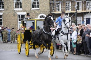mcribbHistory's tweet photo. From Broadstairs, Major Percy's post-chaise carriage went through Canterbury.
In the 2015 bicentenary, a stop was made, with the despatch being inspected by HRH Duke of Kent.
#WaterlooRemembered
#Waterloo205
#OnThisDay https://t.co/GQYIHyTznS