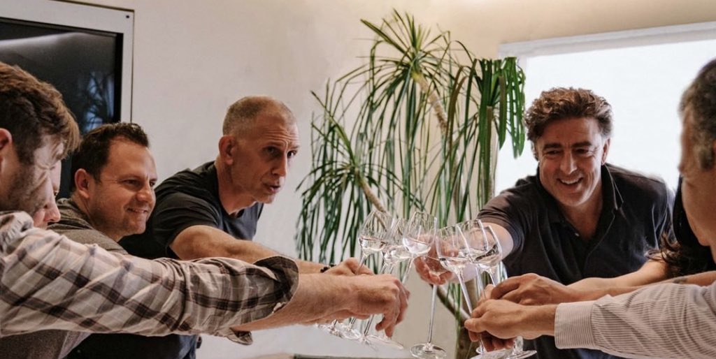 Cincoro's tweet photo. A toast to all the amazing Father’s — we raise our glasses to you! Wishing you a Happy #FathersDay, from our team to yours.

Who are you toasting today? Celebrate the special Father in your life and we’ll provide a $20 donation in their honor. #ToastYourTeam https://t.co/NlBix1lW9v