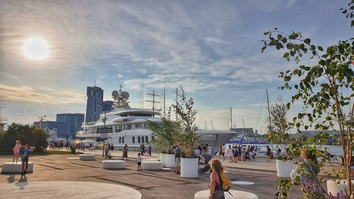 gogdynia's tweet photo. 74-metrowy superyacht New Secret 🛥 robi wrażenie 🙂
#gogdynia #visitgdynia #popoludnie #weekend #gdynia #trojmiasto #molopoludniowe #yacht #czerwiec #summerinthecity #lato #latozaczynasiewgdyni #basenprezydenta #nabrzeze #loveit #wow #newsecret https://t.co/zLdW8rdB4S