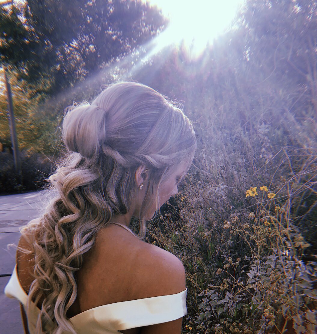 CourtneyHertzer's tweet photo. To the fatherless. To those that have lost their father. To those that have complicated relationships with their father: https://t.co/5IJGlKAxpU