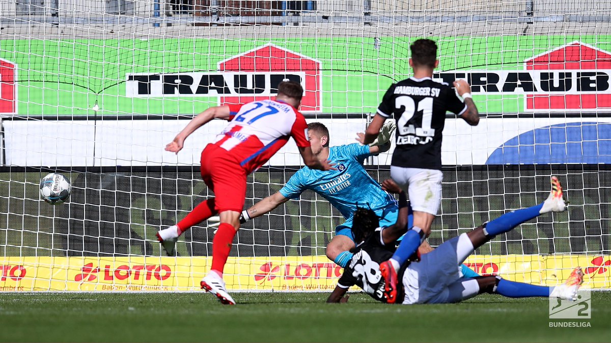 Bundesliga Der Vfb Steht Vor Dem Aufstieg Der Hsv Muss Den Fch1846 Im Direkten Duell Vorbeiziehen Lassen Die Ergebnisse Am 33 Spieltag Der 2 Bundesliga Fcnvfb 0 6 Fchhsv 2 1 Fcspssv