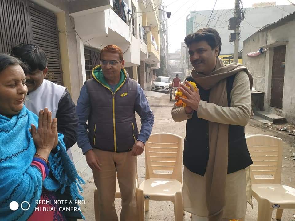 Rajeev1423's tweet photo. Following  MLA Naresh Balyan last 3 years but no action has been taken.Request to all political parties DO NOT VISIT in our area for vote.Road Nahi to vote Nahi. https://t.co/xmnhxmcJdt