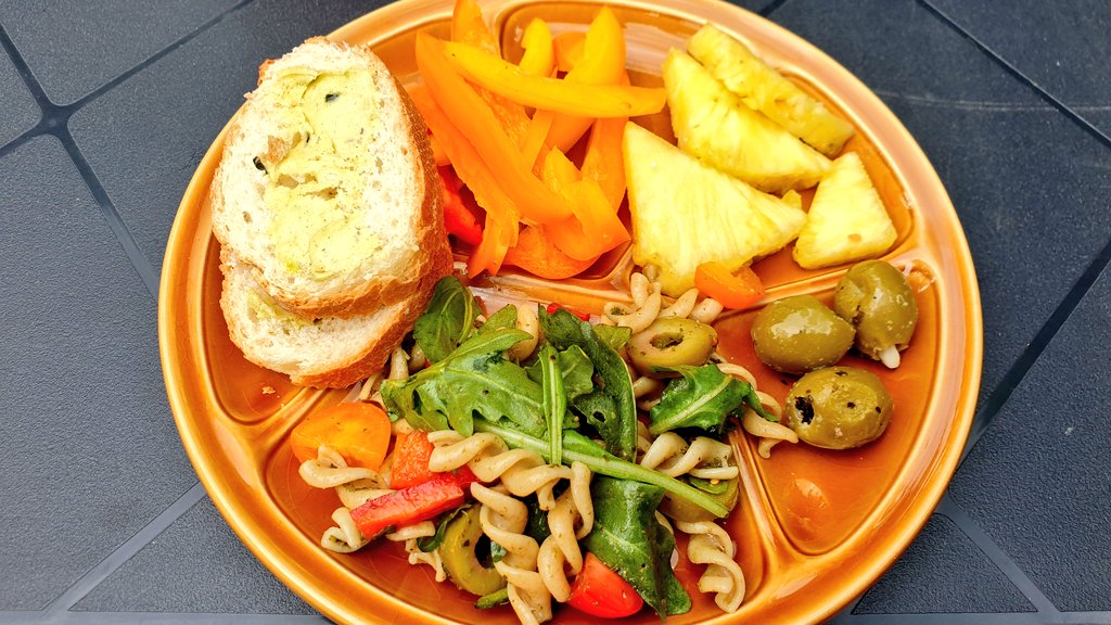 Empie_17's tweet image. Vergeten jullie ook altijd vlees te eten tijdens het barbecueën?