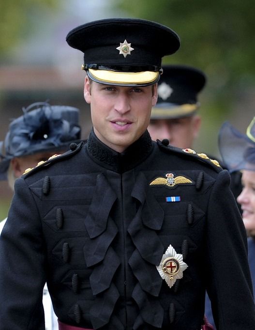 Happy Birthday to Prince William!  I AM DYING WITH THE NEW PHOTOS   credit to the owners 