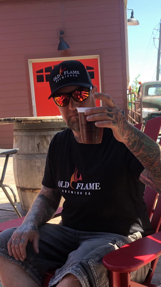 neiltowler1978's tweet photo. Happy father’s day to all the dads out there! I’m enjoying my special day at @oldflamebrewery my favourite place in the world to drink.........so cheers🍻 #craftbeer #ontariocraftbeer #ontcraftbeer #goodbeernoshit… https://t.co/gLXSRFCvJo… https://t.co/R0Xl8XkECh