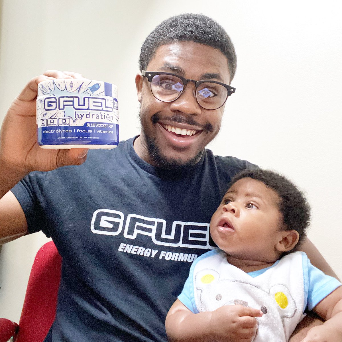 SteadyKlappin's tweet photo. Happy Fathers Day From Daddy SK and BABY SK 👑 We also wanted to remind all the fathers to be safe today and stayed HYDRATED 😅 
1 Like/Retweet = 1 Prayer For CODE: KINGSK👑🙏🏾
#SteadyKlappin #GFuelEnergy #GammaLabs #GlassyEyeWear #KlappinKingdom #JiggyJuice #KRANKED https://t.co/rcmacLfwzv