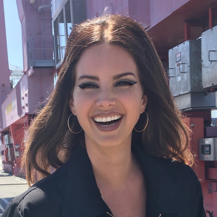 faty_FBO's tweet photo. #HappyBirthdayLanaDelRey 🌺🌺💕 https://t.co/yt1KqWGNmi