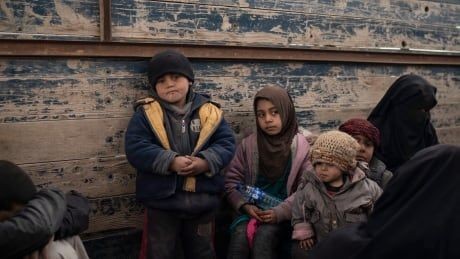 #hokampınasesver“Allah'dan başka yardımcı bulamayan çaresiz kimselere zulüm edenlere karış Allah'ın gazabı daha şiddetlidir.