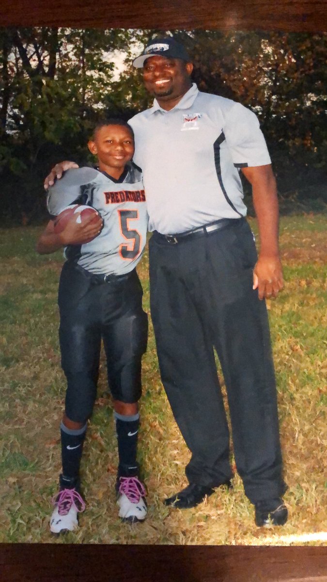 DerreousRansom's tweet photo. Happy Father’s Day to my best friend and my #1 fan love you dad https://t.co/0eb8BVwOO0