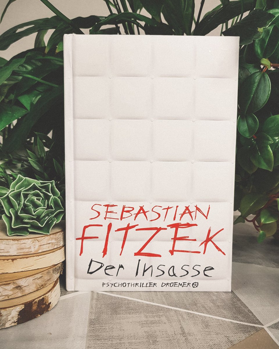 Mögt ihr Psychothriller? Dann wäre vielleicht meine neuste Rezension was für euch!😊👇
aljus-bookblog.blogspot.com/2020/06/der-in…

#sebstianfitzek #derinsasse #thriller #lesen #buchblogger #bücher #psychothriller #bücherliebe #rezension