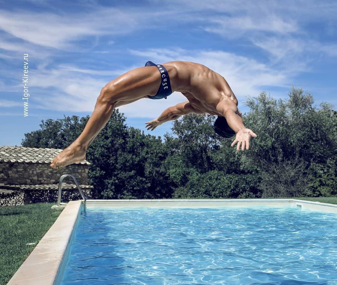 Kirill @mikhailov_kill in MARCUSE Envy navy, get yours at

marcuse.com/swimwear/envy.…

Thanks to photographer Igor Kireev @igorkireev_photographer for the beautiful image