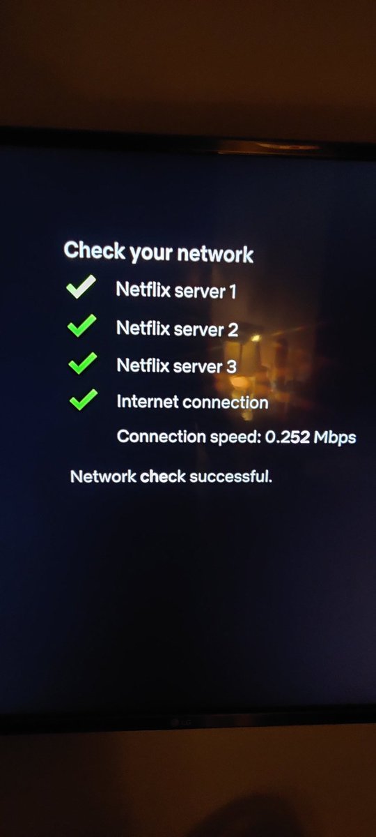 Snoooop82's tweet photo. @Zuku_WeCare 
0.25MBPS when you're paying for 50. 
#zukusucks #pathetic https://t.co/SlrVNdHX0r