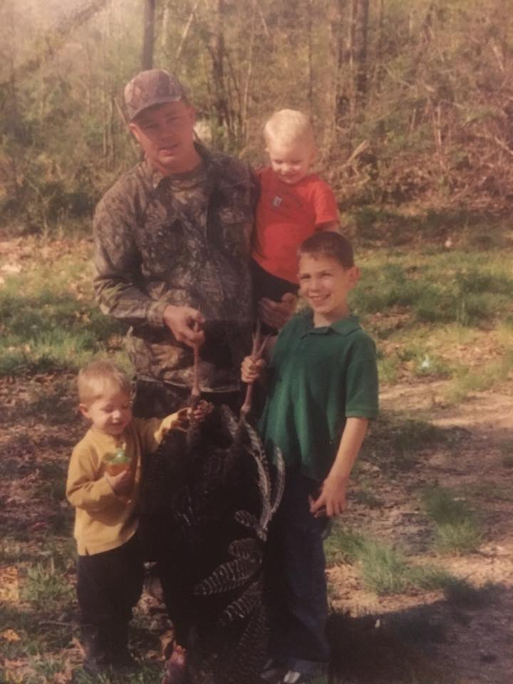 TheEnvyy_'s tweet photo. Happy Father’s Day dad. I love and miss you. https://t.co/Fa9yVNMOiB
