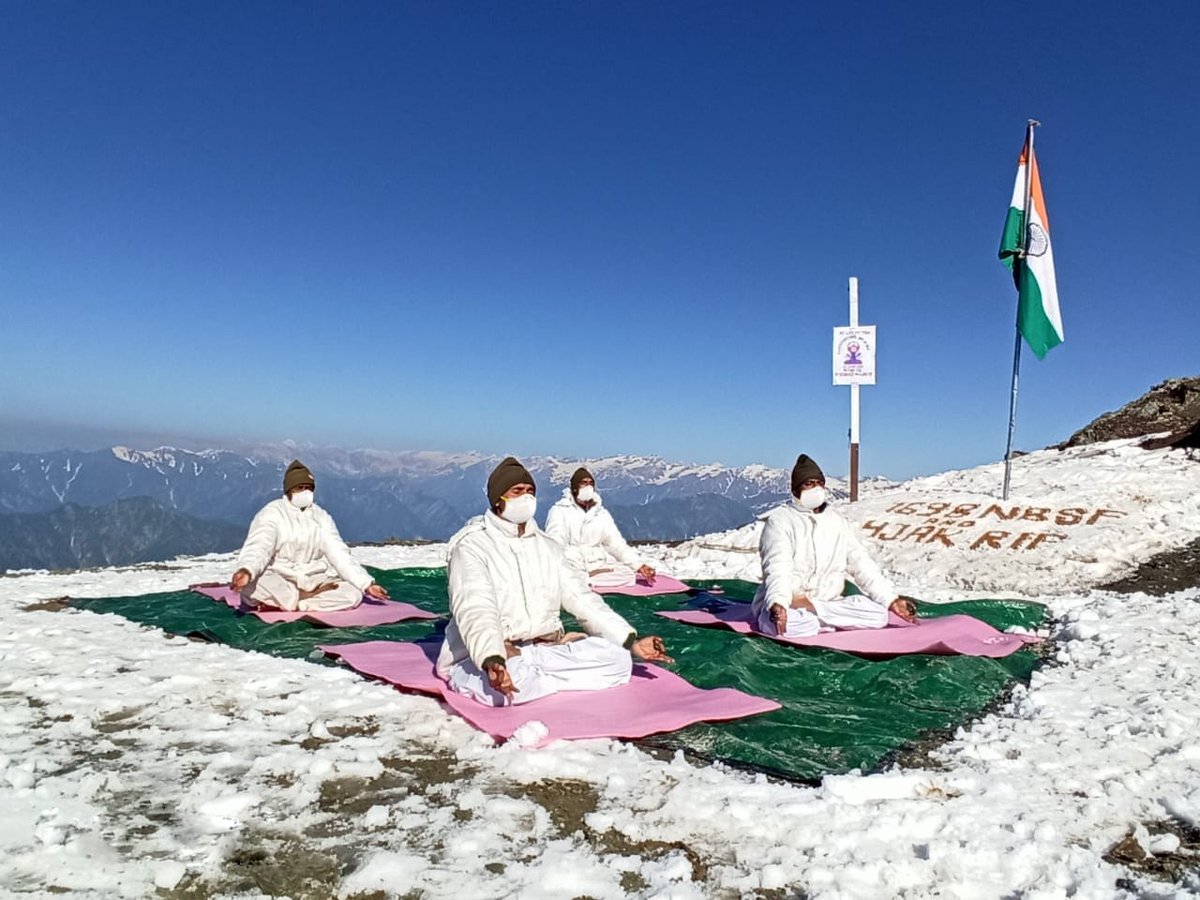 BSF_India's tweet photo. Atop icy peaks along the Line of Control, sentinels of our frontiers keep themselves in their peak fitness with yoga. The border is our Home. #IdoYogaatHome #Internationalyogaday2020
#YogaDay @moayush #JaiHind @BSF_Kashmir https://t.co/HbWWk5JAW8