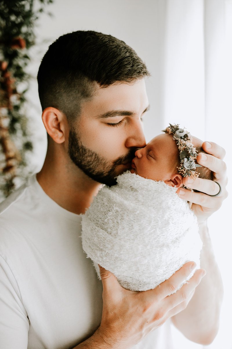 CharmingCharlez's tweet photo. Father’s Day is a little different this year. I told momma she came early just to celebrate with us. Being a father is life changing, and this girl makes me a proud dad already. She is so perfect❤️ https://t.co/WOfPjtdW0A