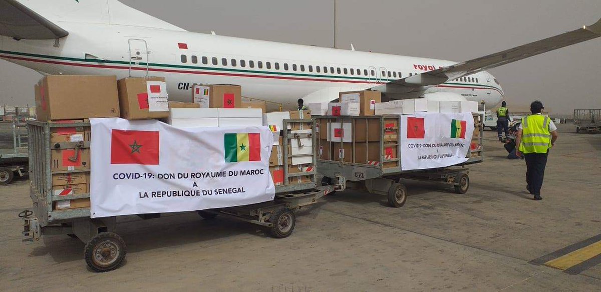 The same day, another Royal Air Maroc flight landed in Dakar. The medical supplies were received by the Senegalese Minister of Health and Social Action, HE Abdoulaye Diouf Sarr in the presence of Secretary of State HE Moise Diegane Sarr.  @Morocco_Senegal