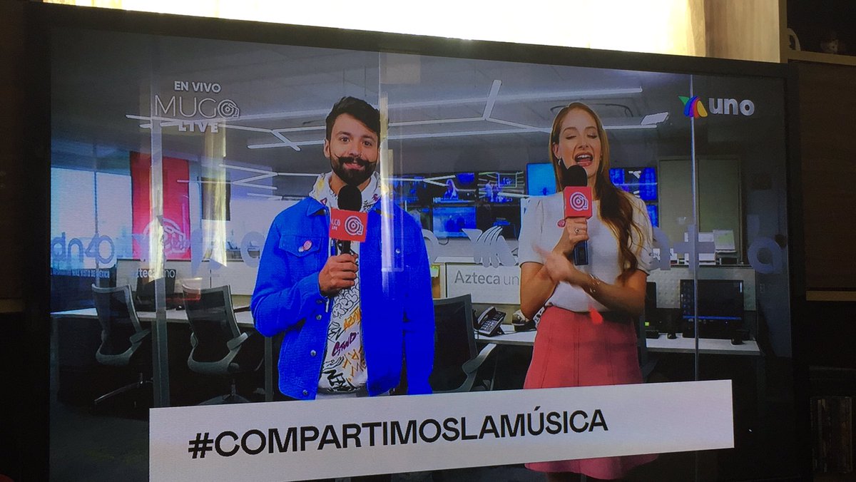 Xtian_Axobyt's tweet photo. @soyandrem @Cecidelacueva ya andamos aquí y #CompartimosLaMusica con la familia hoy en el Día del Padre @AztecaUno
Uds hacen amena mi Domingo!!! Son geniales y felicidades a sus padres!!! https://t.co/psPysX7AiK
