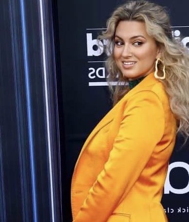 Tori Kelly as fairies thread ˚✧⁎