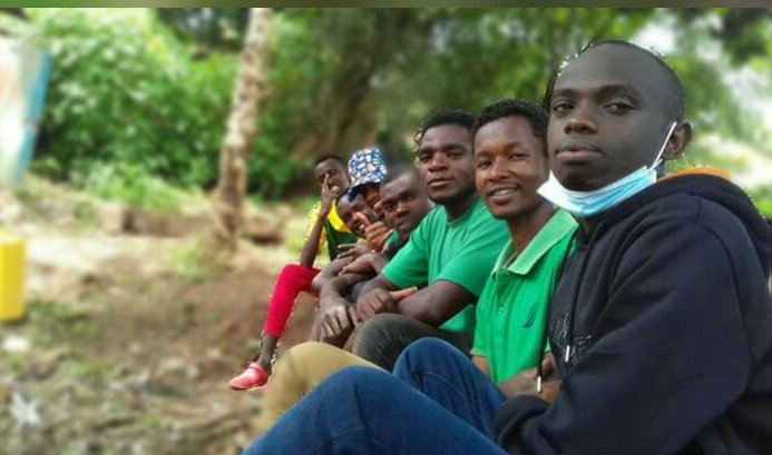 rwanda_home's tweet photo. Urubyiruko ruzwi nka PAGE Rwanda ukomeje gukora ibikorwa bitandukanyee harimwo no kubakira abaturage https://t.co/g7UfQhefKd