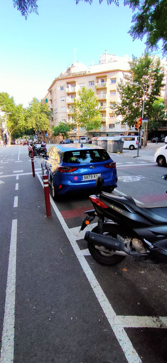 inCBisme's tweet photo. Fa un bon conjunt, no creieu?
#bicibcn https://t.co/mHlJjTADql