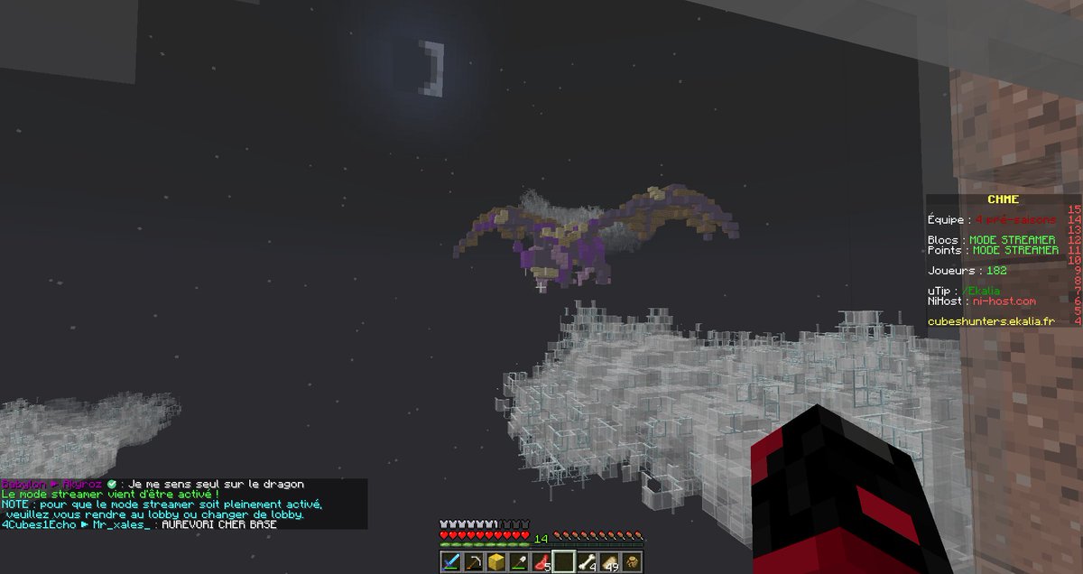 magicprog's tweet photo. Je viens juste de remarquer la vue depuis notre base...
#CubesHuntersME @EkaliaMG https://t.co/VFoDHNgSjg