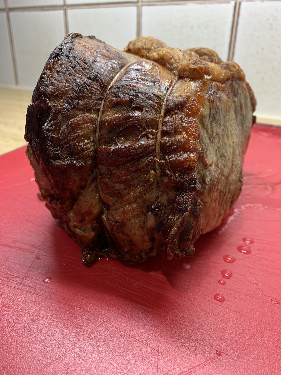 StyringDan's tweet photo. Round of golf with Styring Major &amp; Minor, epic piece of @Portly_Gent beef for dinner, washed down with a couple of @Adnams Ghostship and an @TheWineSociety Exhibition Fleurie. Non too shabby Fathers Day if the truth be known #FathersDay #Winning https://t.co/FqnvpmoEWY