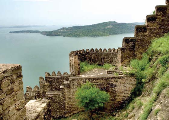 4. Ramkot Fort, Dadyal, MirpurPerhaps the most famous of all forts in Azad Kashmir, Ramkot Fort is majestic. For most part of the year it is only accessible by boat and is located at the point at which Jhelum enters the Mangla Dam.One source says it was built by a Ghorid Sultan