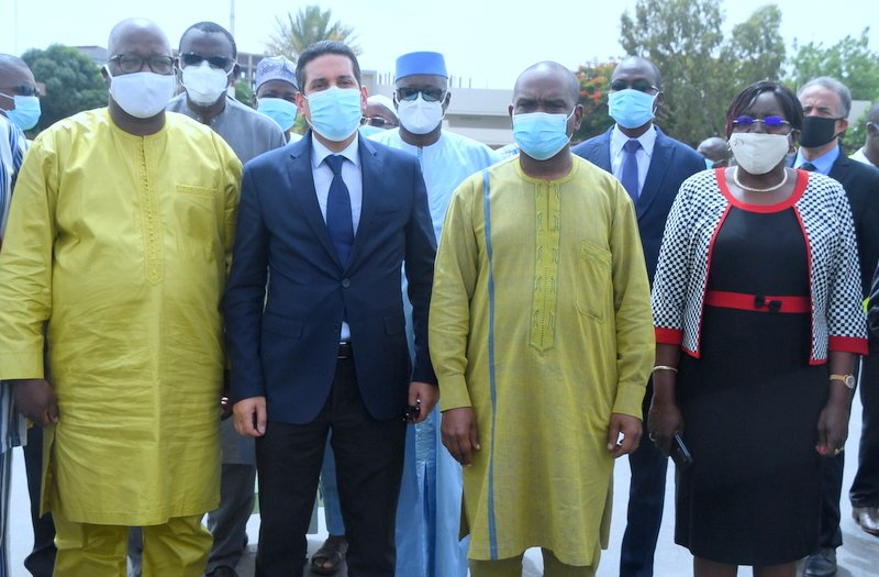 On Monday, June 15th, Burkina Faso received 500,000 face masks, 4,000 coats, 40,000 hygiene caps, 60,000 visors, 2,000 liters of hydroalcoholic gel, as well as 5,000 boxes of chloroquine and 1,000 boxes of Azithromycin.
