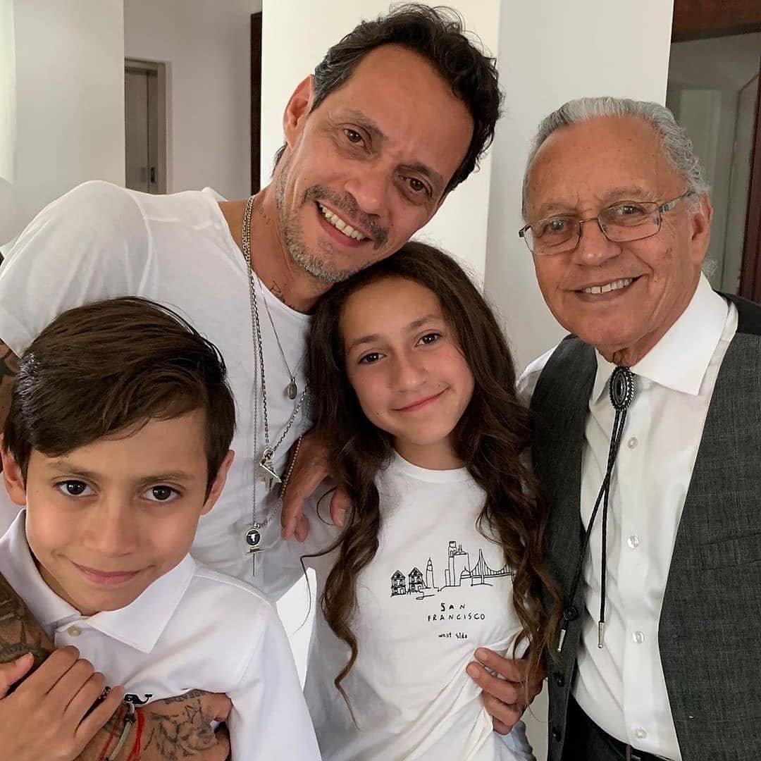 MarcAnthony_Mex's tweet photo. Reposted from @palabrasdelalma_fc π₯° Jennifer Lopez π deseando a Marc Anthony un feliz dΓa del Padre!. Reposted from @jlo Happy Fatherβs Day flaco!! Wishing you the best day today. π¨βπ§βπ¦πβοΈ - #regrann
#fcinternacionalpalabrasdelalma #MarcAnthonyfans #MarcAnthony #jlococonuts https://t.co/xojh0G3YcS