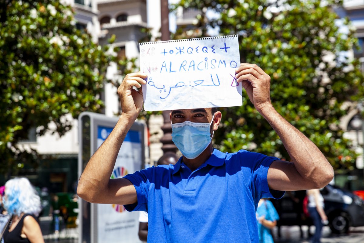 martagonz_eme's tweet photo. #Migraresunderecho #RegularizacionYa
Concentración en Granada por #derechos de las personas migrantes. Convocatoria al unísono en diferentes ciudades andaluzas contra el #racismo y por unas condiciones dignas de trabajo
#paperforall #RegularizacionUrgente #BlackLivesMattters https://t.co/qG8MkgiVH3