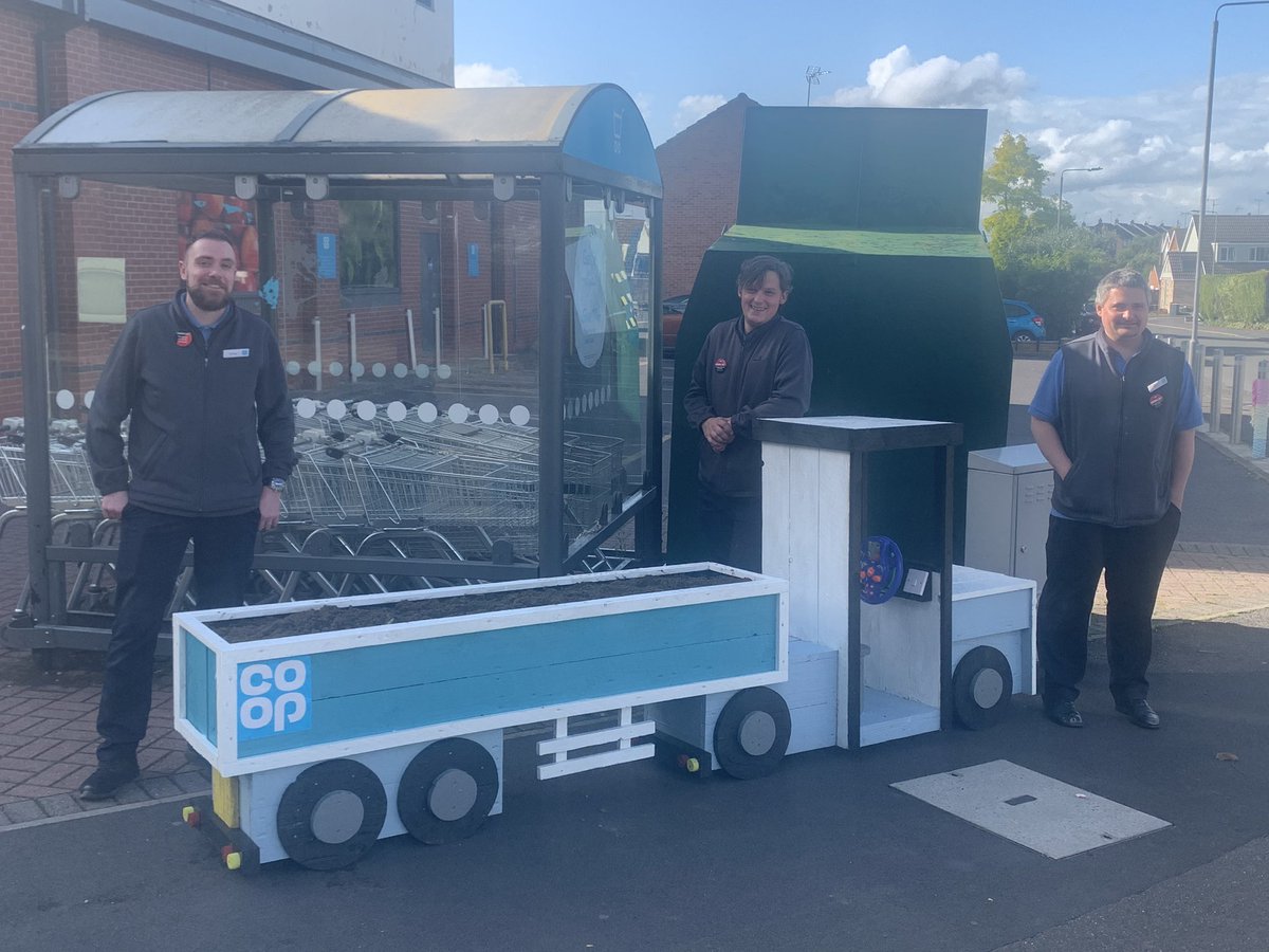 BeardedTrev's tweet image. Latest lorry to join the @coop fleet. 

One of our local residents has made us this amazing planter for outside the store to show his appreciation for how the store has supported the community in recent times 

#ItsWhatWeDo 

@janetjohn21 @tinamitchell123 @simondryell