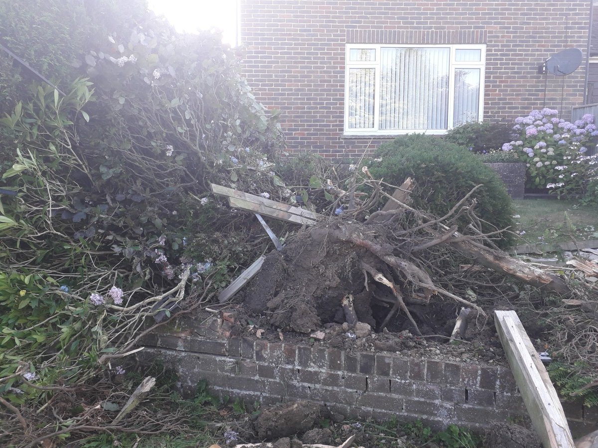 Mobilised 16:40 to RTC along with <a href="/BattleESFRS/">Battle Fire Station</a> #Burwash crew assisted with Casualy Care &amp; Scene Safety. #oncalllife
