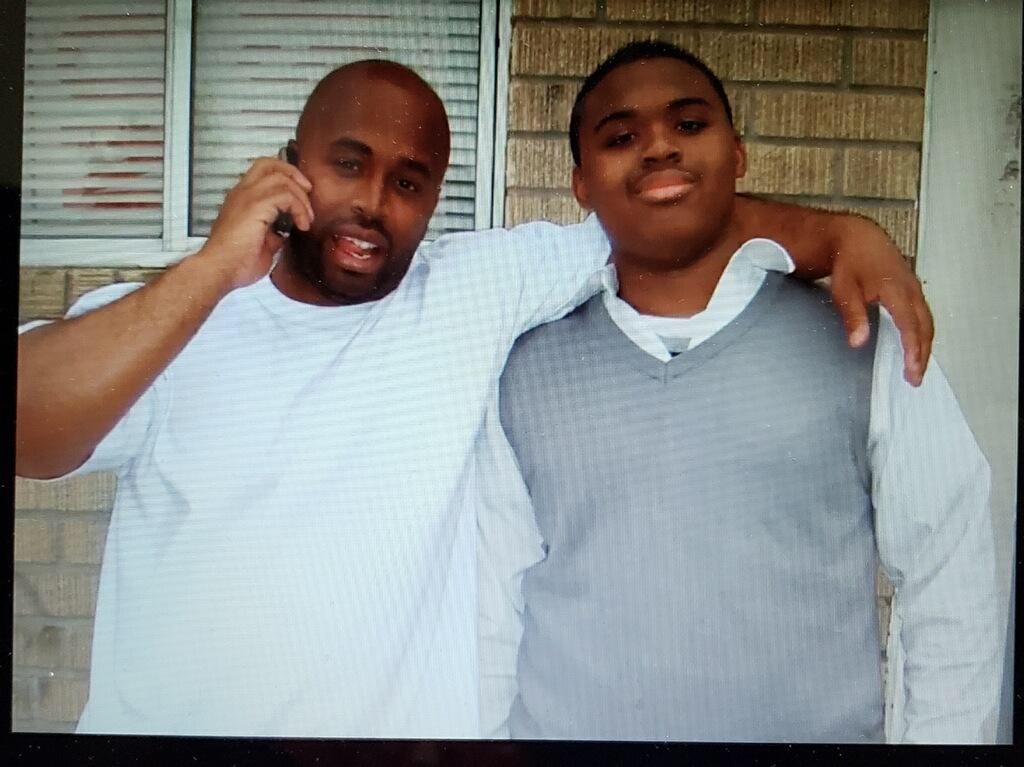 TheOreoAdmiral's tweet image. Can’t wait till I get new pictures with you 😂😂😂😂. Happy Father’s Day, Pop. Love you #FreePops