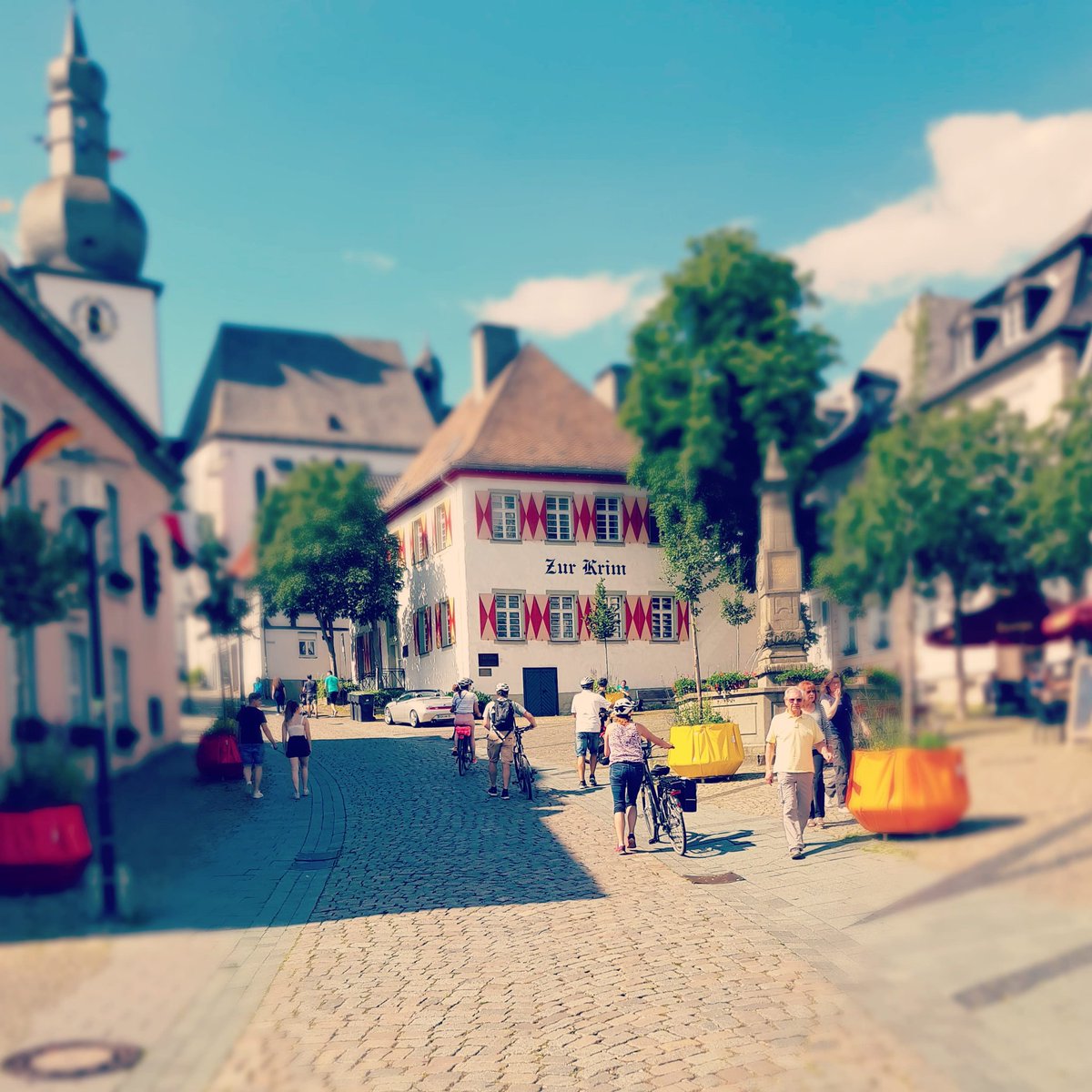 #guteswirkt #Leben #zeitgenießen #Altstadt #Tourismus #tourists #History #tolleswetter #tollesflair #fahrradalltag #schlendernundflanieren #Glockenturm #Maximilianbrunnen #altesrathaus