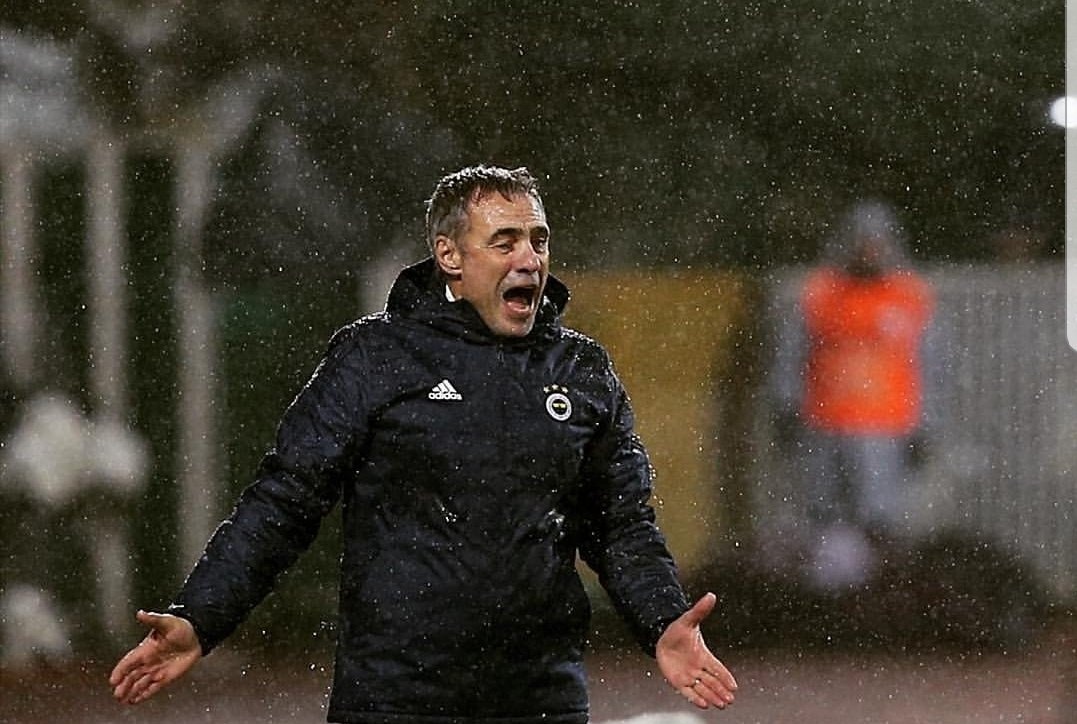 Bu kadro ile şubat ayında ligin en büyük şampiyonluk adayıydı ve en dominant futbolunu oynuyordu. Transfer yaptırmadılar, hakemlerde engel oldu. Ben senden razıyım Ersun Yanal.
