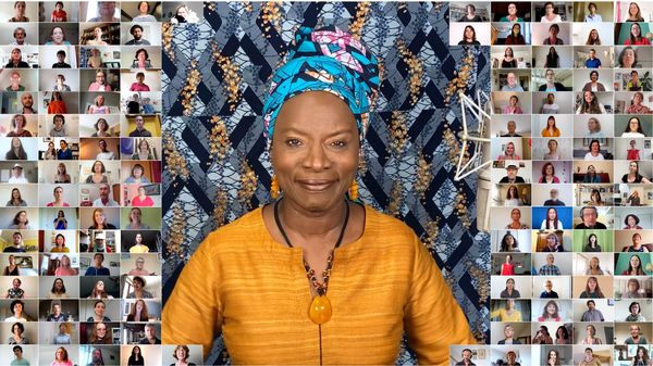 MirOupic's tweet photo. Célébrons tous ensemble la #FeteDeLaMusique2020 avec 
@angeliquekidjo, le @ChoeurRF et plus de 500 amateurs qui reprennent en chœur "#Detempsentemps" de #JoséphineBaker! 
https://t.co/LXXWpDUj3k
#TchatExtra #ChAtelier
@theatrechatelet https://t.co/XwJ73yhvul
