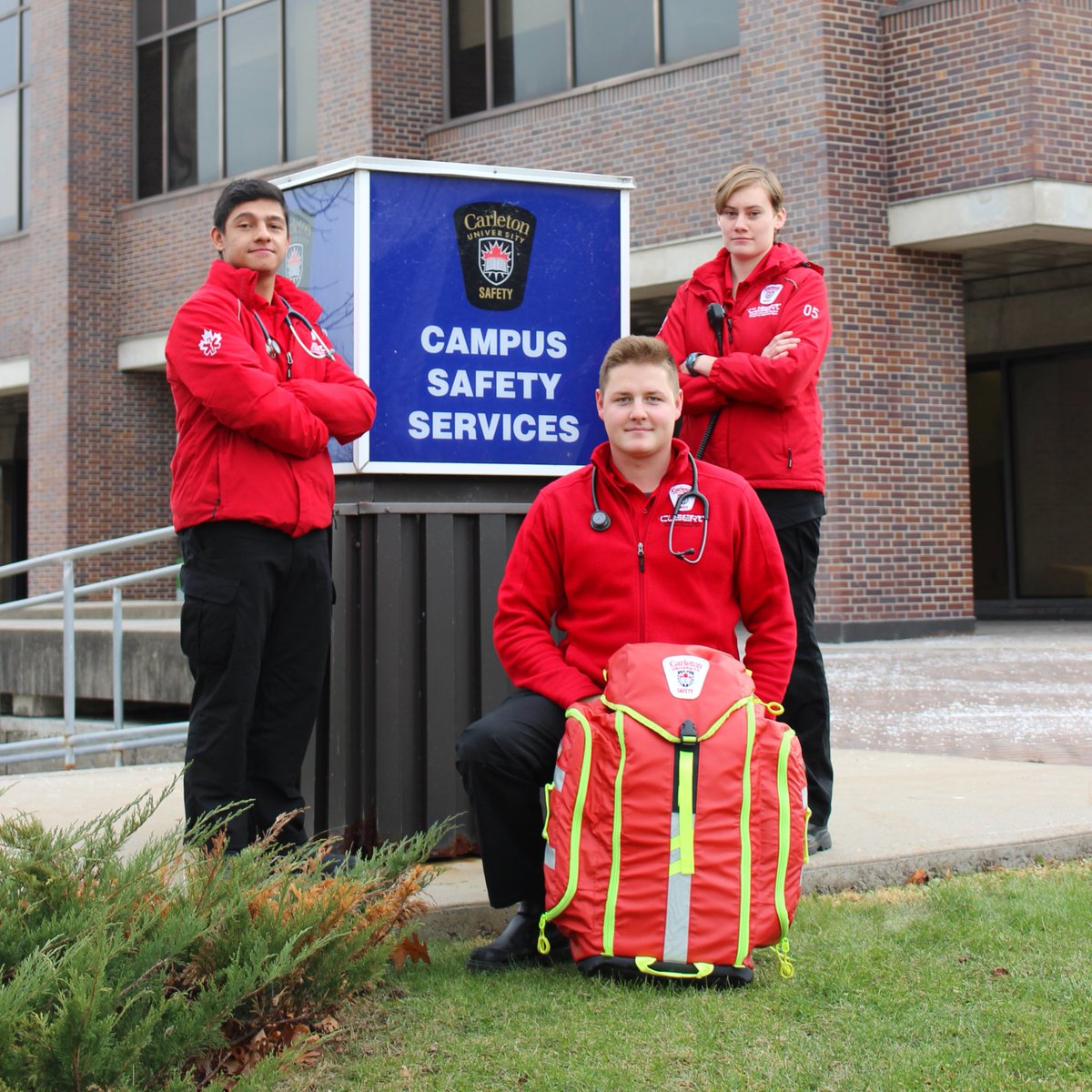 CUSERT's tweet photo. Looking for a way to give back to the Carleton community? Check out CUSERT and its team of medical first responders! We are now recruiting motivated individuals to join us, check the link in our bio for information.
#cusert #firstresponder #carleton #nowrecruiting https://t.co/vUDsZH6dcW