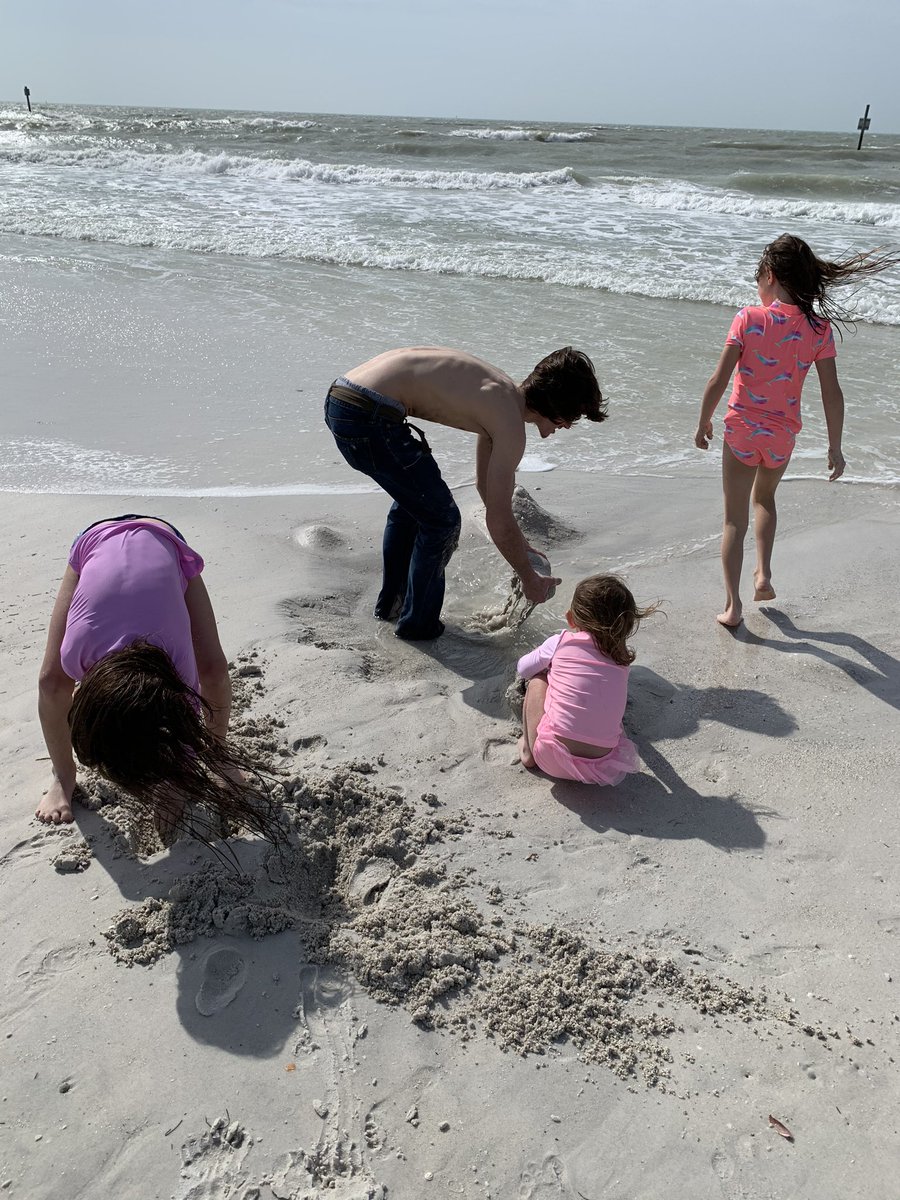 iesha carpenter tweet media