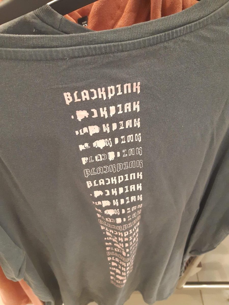 lisahyoo's tweet photo. since when do blackpink have a collaboration with H&amp;M? https://t.co/Hf9Ly8LwlN