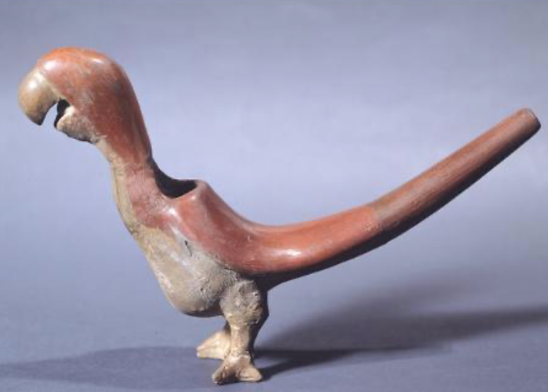 Je vous propose, pour finir, un grand bon dans le temps pour aller au Postclassique, chez les Aztèques (1325 – 1521) qui furent de grands producteurs de céramiques, eux aussi !Tout d’abord, l’Aztèque aime fumer après son repas. Et voici quelques exemples des pipes :