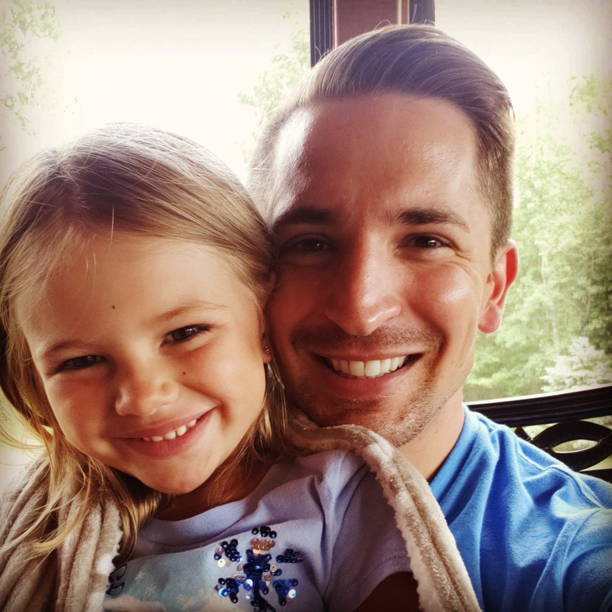 BuehlerBen's tweet photo. She kinda likes me... some days.
#uncle #favoriteuncle #gunkle #sassykassy #selfiesunday https://t.co/1Res0PHO9S